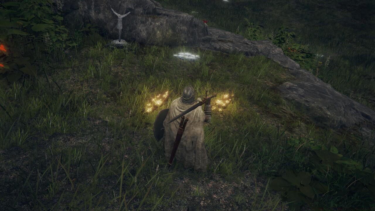 These gold summoning signs are essentially invitations to join co-op with other players.