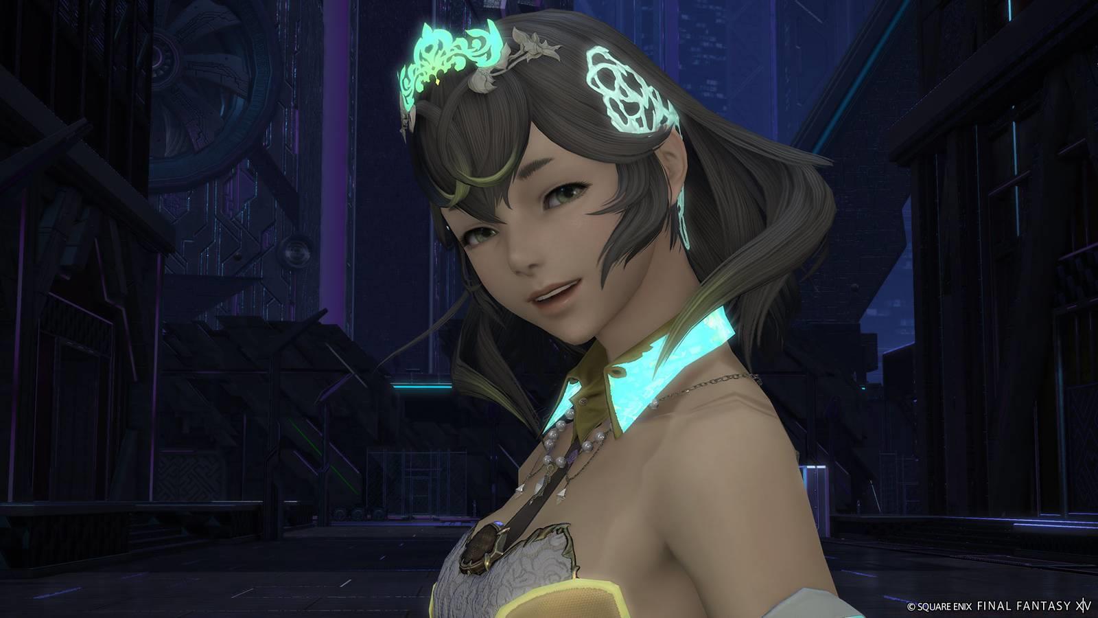 Queen Sphene makes a smug face with a tilted head in FFXIV.